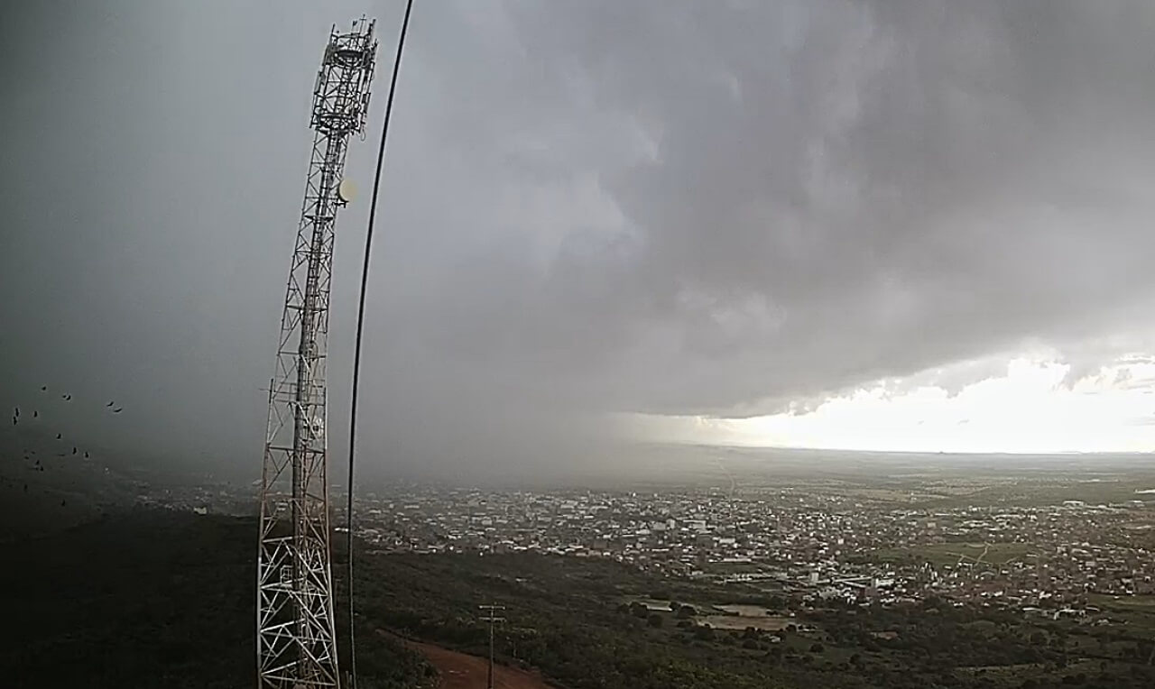 Forma O De Chuva Intensa Em Ipir Ba Nesta Tarde De S Bado